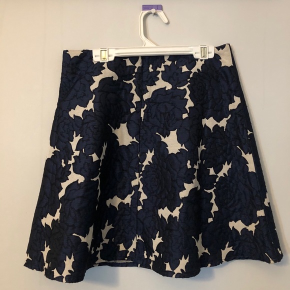 Lucy Paris Blue and White Floral Flared Skirt - Picture 3 of 10